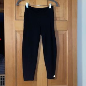 Capri GapFit black leggings Teens